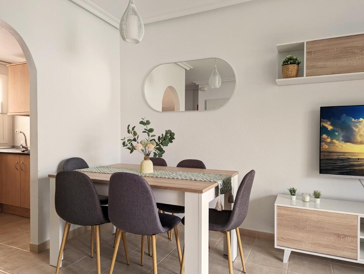 Apartamento Las Palmeras - Con Terraza, Barbacoa, Aire Acondicionado Y A 250M De La Playa! Los Alcázares Extérieur photo